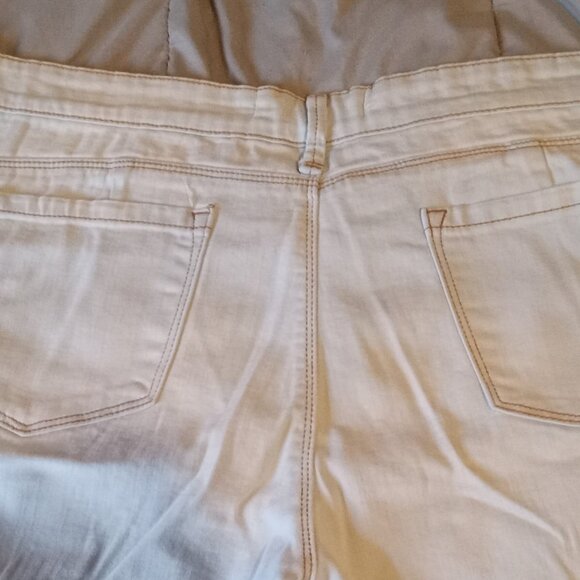 No Boundaries Plus Light Wash Frayed Ankle Jeans - Size 19 - NWOT - Picture 5 of 5